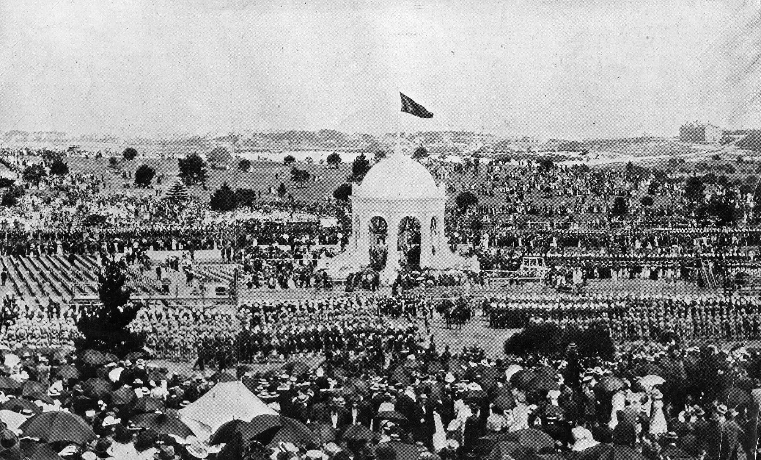1st January 1901: The birth of the Australian Commonwealth in Centennial Park, Sydney. (Photo by Hulton Archive/Getty Images)
